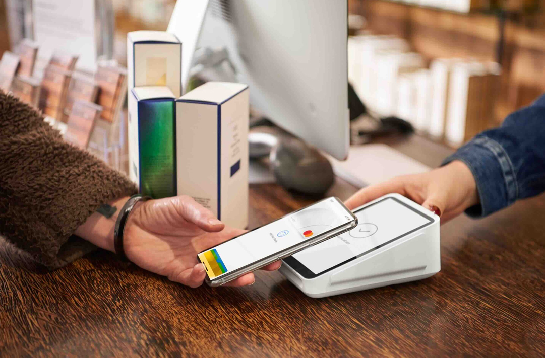 Making a secure online payment by card